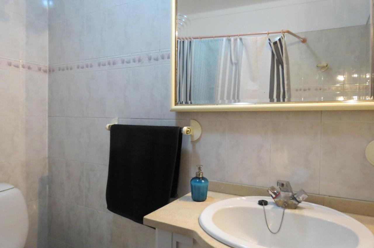 Ola Apartment *